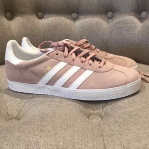 NWOT Blush ADIDAS Gazelles